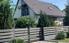 Tóparti hangulatú nyaraló-Balatonboglár